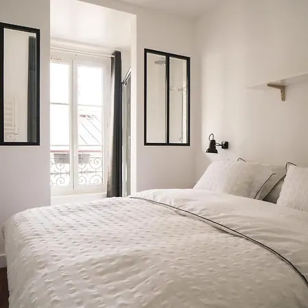 33m - Near Place De La Nation Apartment