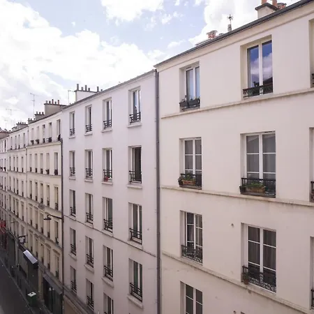33m - Near Place De La Nation